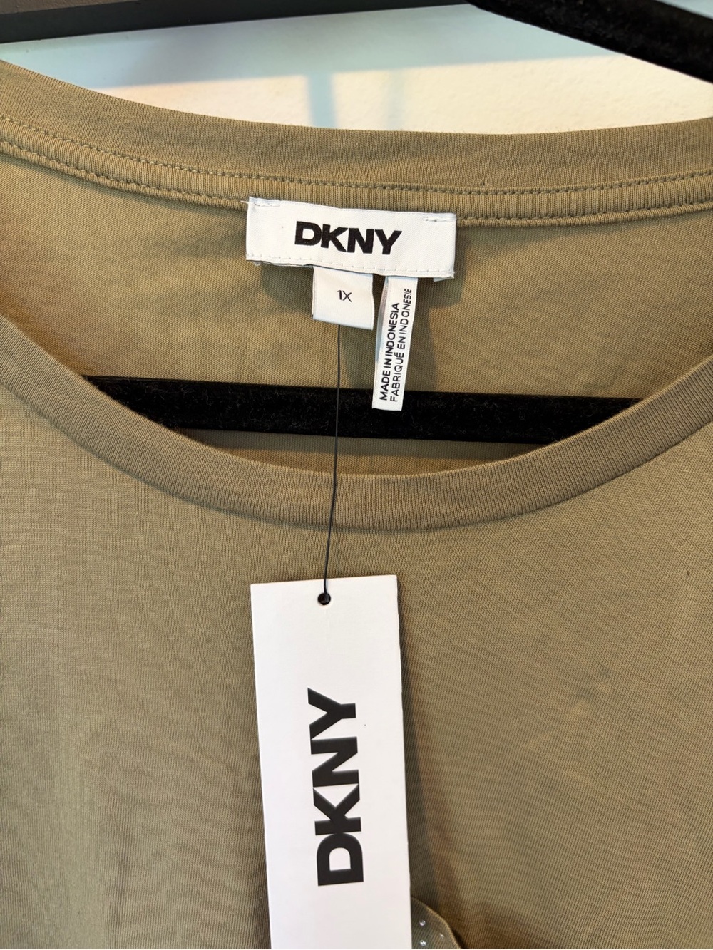 DKNY Jeans Olive Green Studded Pocket Short Sleeve T-Shirt Size 1X nwt - Picture 4 of 6